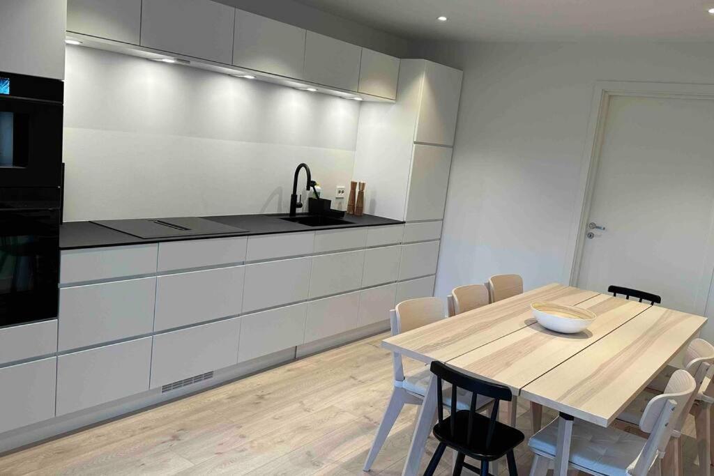 Top Floor Apartment Arossanden 5 A Kristiansand Exterior foto